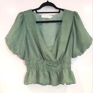 🎁Astr The Label Women's Bubble Short Sleeve Green Top